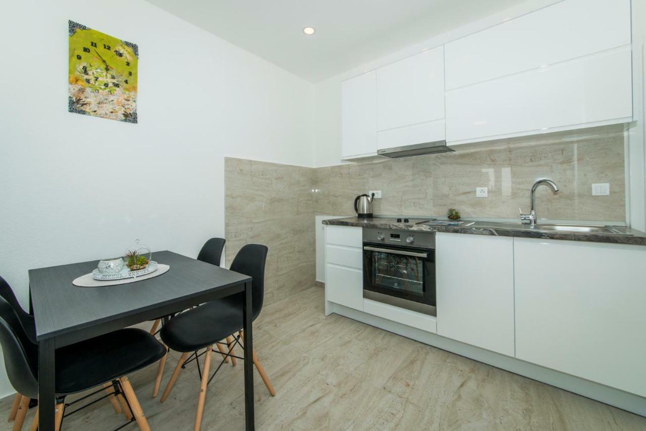 Apartmani Spiline - Mia Baška Voda Eksteriør bilde